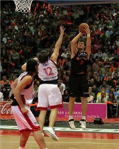 Desechada la oferta de cesión de Martin Rancik realizada por Armani Jeans Milán