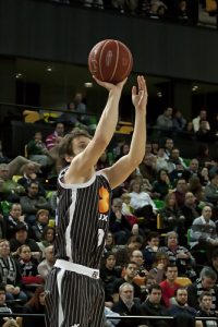 Eurocup Last 16 (J3): Uxue BB gana crédito a costa de Valencia ¿Por qué eres tan bueno, Raül López? Cajasol sigue inédito. Lokomotiv, único equipo invicto. Vitkovac (Buducnost) repite como MVP