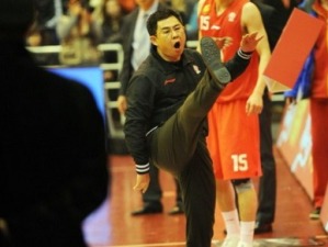 Liga China: T-Mac muestra su enfado por errores arbitrales de bulto. Guandong Southern Tigers, líderes en solitario e incorporan a Kazlauskas como entrenador asistente. Debuta Doron Perkins