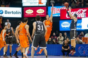 Eurocup Last16: Kostas Vasileiadis ejerce otra vez de héroe bilbaíno en un partido que nadie parecía poder ganar