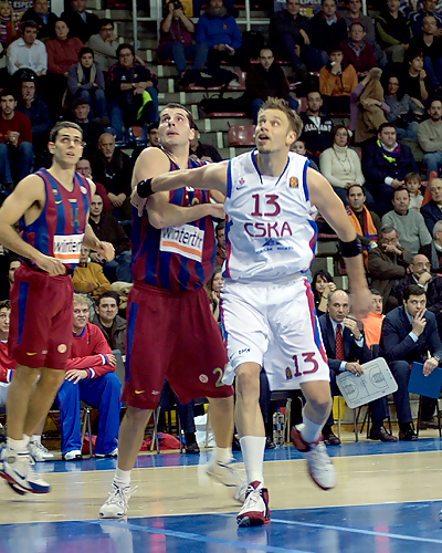 Zoco estival: Tau y Unicaja tras Aíto ¿y Scariolo?, a Querejeta también le va Kakiouzis y Dicov ¿Olimpiakos por Prigioni?