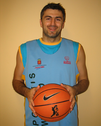 Polaris World Murcia ficha al griego Nikos Vetoulas