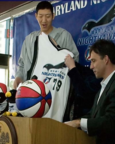 Sun Ming Ming encuentra equipo en la ABA y rueda <i>Hora Punta 3</i> con Jackie Chan