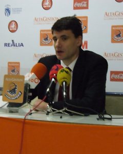 Velimir Perasovic no entrenará más al Baskonia esta temporada