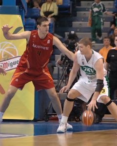 Zoco ACB: Unicaja confirma a Archibald; Jasaitis y Pelekanos se despiden de su equipo y Lavrinovic y Guerra, cerca de Barça y Cai