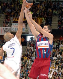 Rodrigo De la Fuente entrena con la Benetton de Treviso pero no cabe en la escuadra italiana