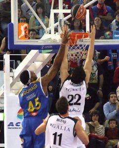 Los chascos de pasados Drafts se mueven: Rafael Araujo a Rusia y ex Cajasol Tskitishvili a Italia