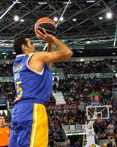 Iker Iturbe sigue estirando sus vacaciones en New Jersey y De la Fuente entrena con el Hospi, ambos a la espera de ofertas