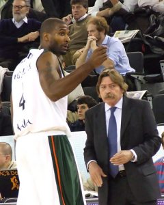 Manel Comas, cesado fulminantemente