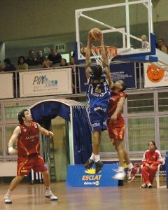 Dreike Bouldin renueva en Ávila