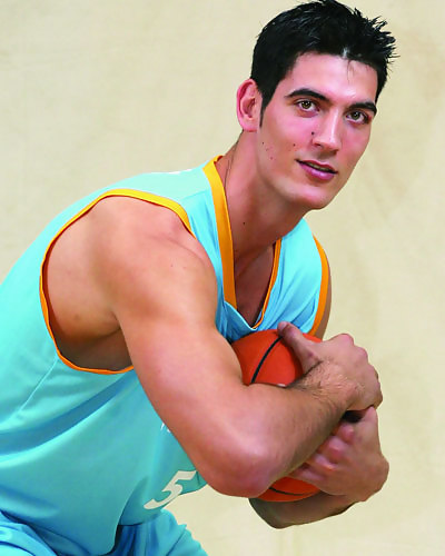 Todos los rebotes son de Triguero y Hussein consigue los gritos que buscaba