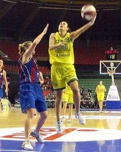 Mireia Navarrete sufre una contractura tras caerle encima Vanessa Hayden