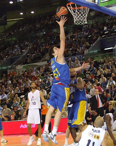 MMT Estudiantes consigue la sexta consecutiva en un partido muy extraño (con galería)