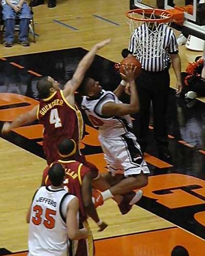 Maurice Lucas,  técnico asistente de Sergio Rodríguez en los Blazers: Mi hijo se está preparando para ir a jugar a España