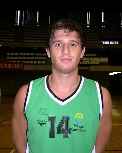 Torrevieja cierra su plantilla con Xavi Terren