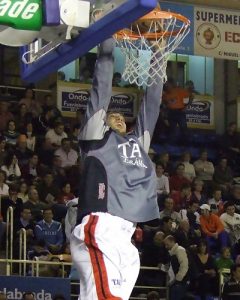 Ariel Eslava y Stefan Ivanovic ya entrenan con el Baskonia