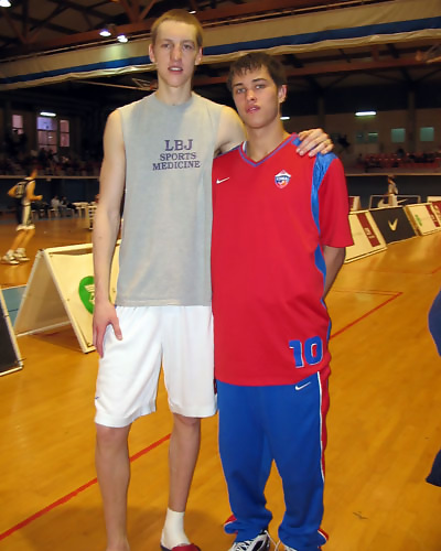 CSKA de Moscú cedió sus jóvenes estrellas a Valery Tikhonenko