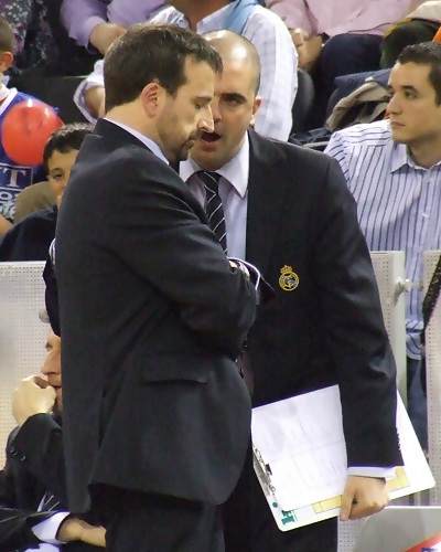 Movimiento en el banquillo del Real Madrid: Alberto Codeso sustituye a Jenaro Díaz