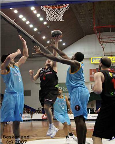 Román Montañez deja definitivamente Bilbao para embarcarse en el nuevo proyecto de Akasvayu Girona