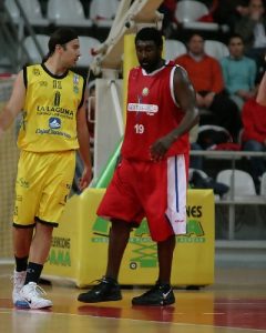 El capitán del Socas Canarias, Airam Marrero, renueva con el club aurinegro