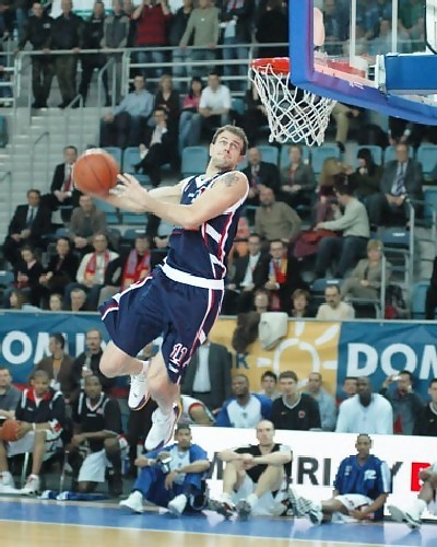 El Gestibérica Vigo se refuerza con el alero lituano Aivaras Kiausas