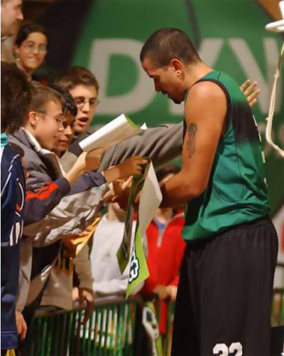 Brent Scott jugará en el subcampeón asiático