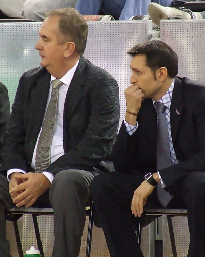 Más movimiento en los banquillos. Chapela refuerza Alicante, Delas y Sollazo a Gipuzkoa