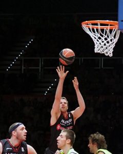 Lucas Recker renueva por dos temporadas con Bilbao Basket