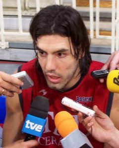 El gran Rudy Tomjanovich y Lebron James alucinan con Luis Scola