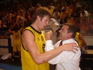 LEB Oro J.6 (y III): El triunfo de Socas Canarias ante CAI lo devuelve a un líderato compartido con Burgos y Melilla. Girona pierde y Ourense reacciona. Levi Rost MVP (+35)