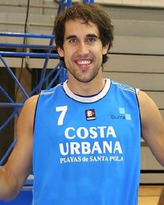 El mediático Romà Bas también renueva por el Costa Urbana Playas de Santa Pola. LeVonn Jordan apunta a Caja Rioja