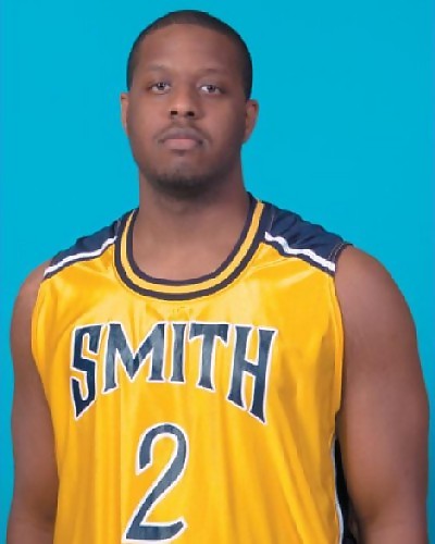 Akasvayu Vic completa su juego interior con su segundo extracomunitario y un 2,20 m.