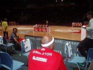 Top 16 J4 (miércoles); Cabezas gana al AXA Barça a 2 décimas del final. Singleton regresa para ganar al Lietuvos Rytas