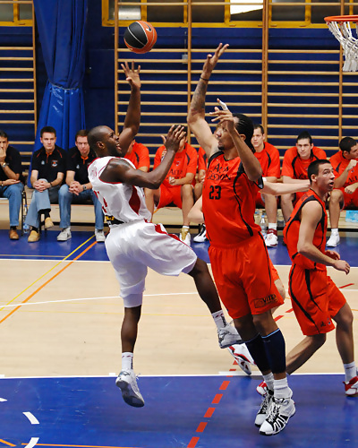 El ex-ACB Heshimu Evans juega la segunda fase de la liga de Angola en Petro Atletico de Luanda(incluye el scouting de Chus Mateo)
