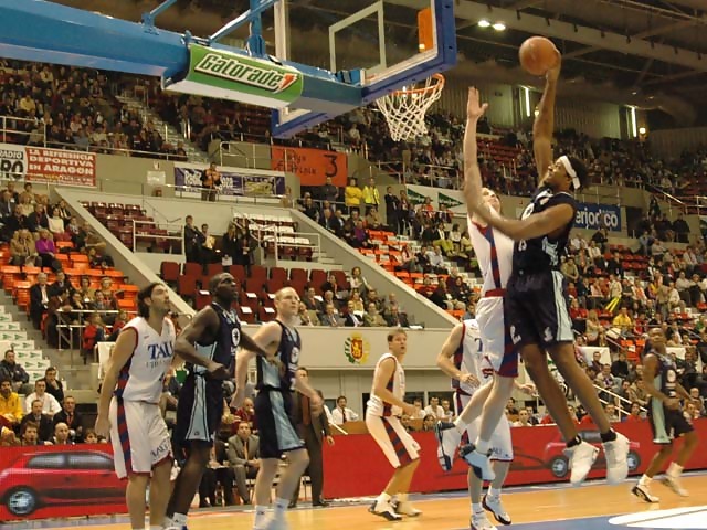 William McDonald llega a Estudiantes desde Gran Canaria