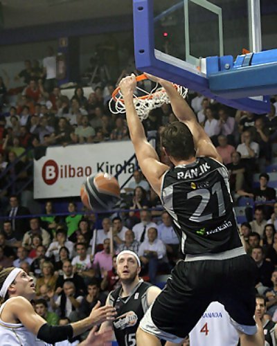 Zoco MMT: Lorbek out, a la Benetton. Rancik in, pendiente del examen físico, Wideman, hecho.