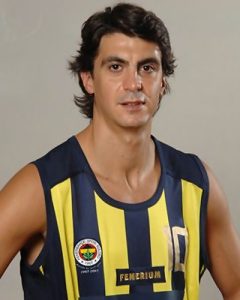 Kutluay se va del Fenerbahce para no hacer la mili (y más mercado europeo)