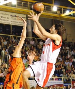 Bàsquet Manresa prueba ante Sant Josep Girona la línea de 3 a 6.75