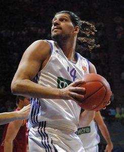 Papadopoulos se va; Bremer se queda en Rusia y Milisavljevic interesa al Obradoiro; Palacio vuelve al Partizan