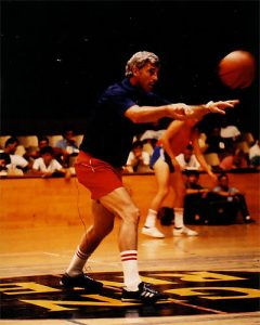 Bobby Knight: Deseo transmitir a los entrenadores españoles mi admiración por Antonio Díaz Miguel