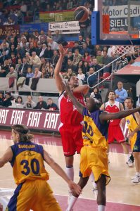 El veterano Alfons Alzamora regresa a Lleida curtido en mil batallas