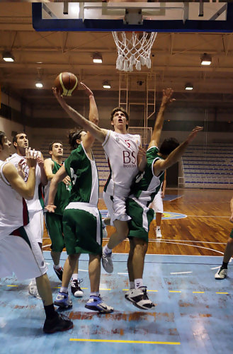 Mbao, Camín, Arias y Fuentes destacan en Granada