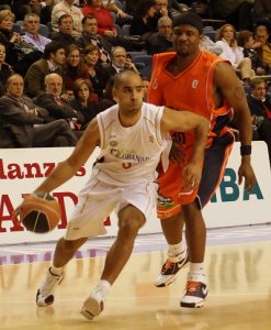 Cherry, operado y Page mejora