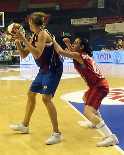 El Estudiantes renueva a Silvia Domínguez, una de las revelaciones de la liga