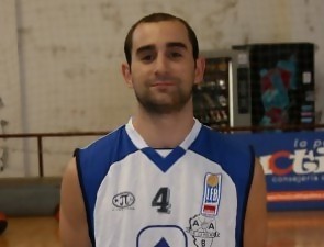 Raúl Mena completa la pareja de bases de U.B. La Palma