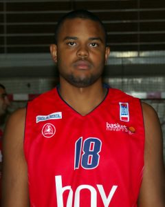 Jemino Sobers, cortado, y James Holmes debuta con Esplugues