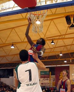 Complicaciones en el F.C. Barcelona por incorporar a Papemodou Samb