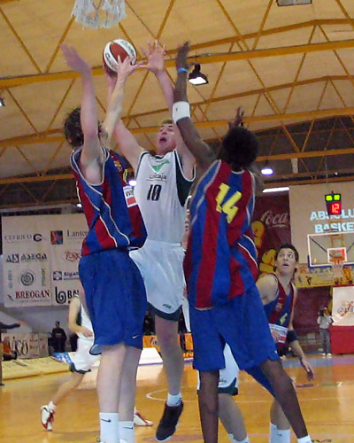 Máxim Cheburov de la Axarquía a Galicia como refuerzo en la pintura del COB