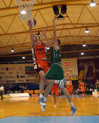 Tomasz Kesicki,  un ex Pamesa de 2´12 para el Vive Menorca