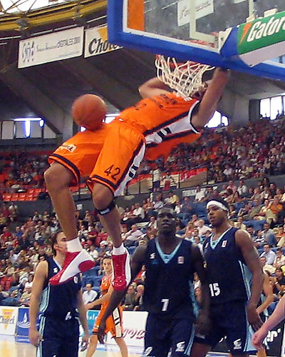 El Pamesa contará con Oberto, Archibald y Jones el sábado